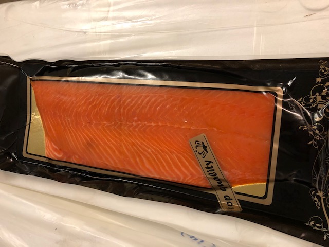 Zalmzijde gerookt  getrancheerd